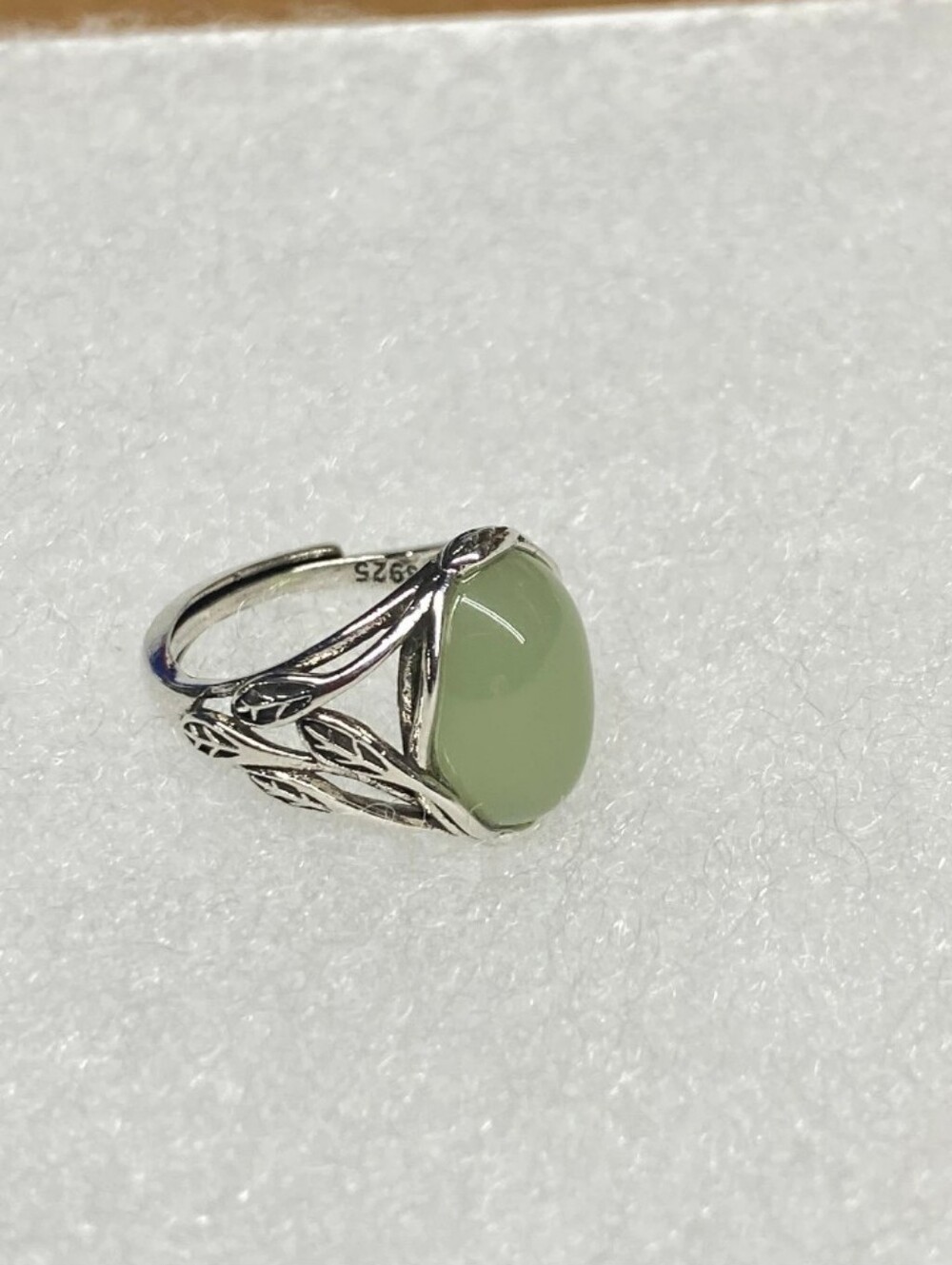 Sterling Silver Oval Pale Green Stone Statement Ring - Picture 3 of 4